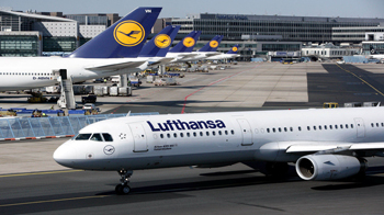 Lufthansa_płyta postojowa lotniska we Frankfurcie_wnt.jpg
